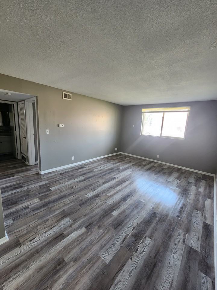 5105 Huntington Ave #1 - Photo 7 of 15