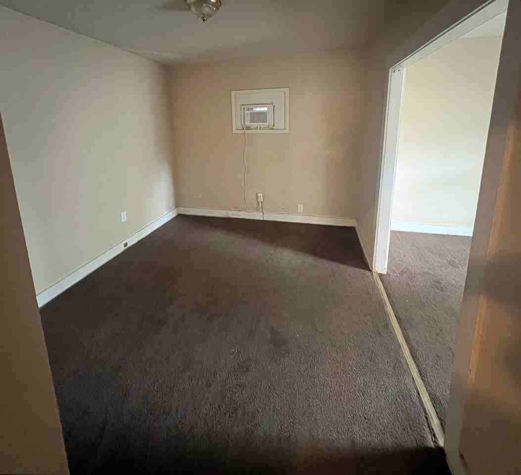 311 Hart St #1 - Photo 4 of 16