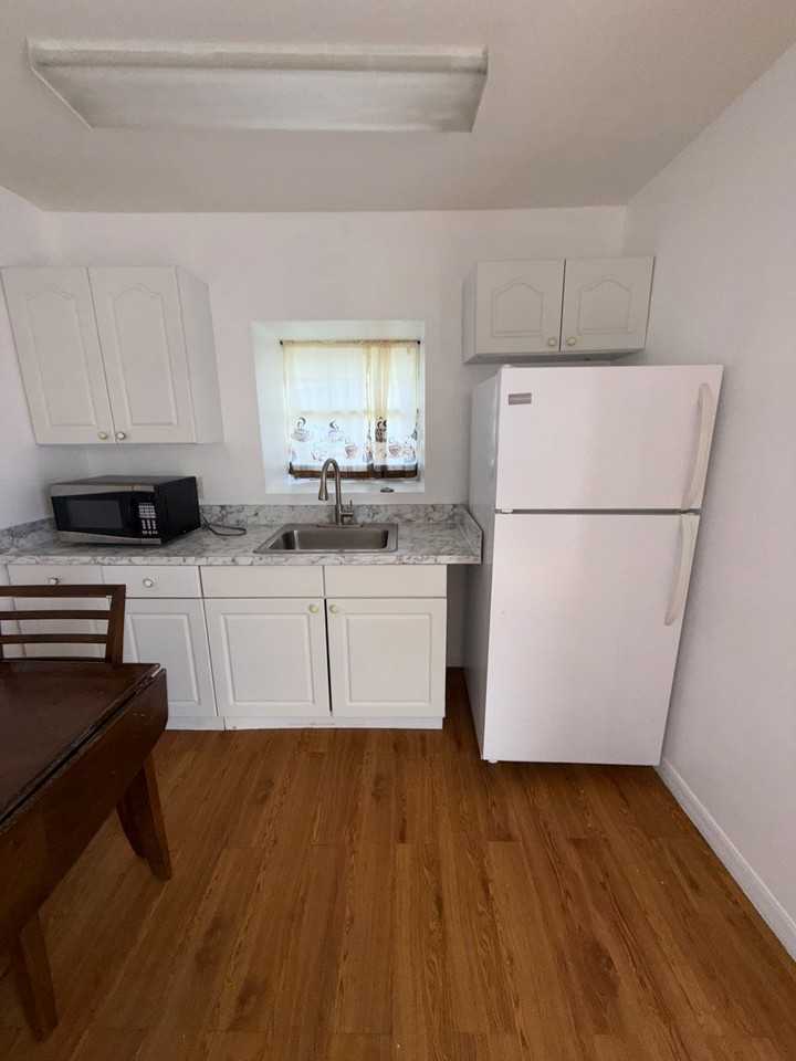 862 Caribbean Dr #B - Photo 3 of 18