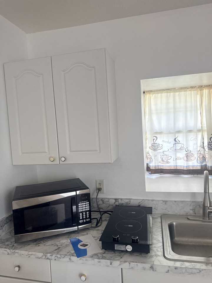 862 Caribbean Dr #B - Photo 5 of 18