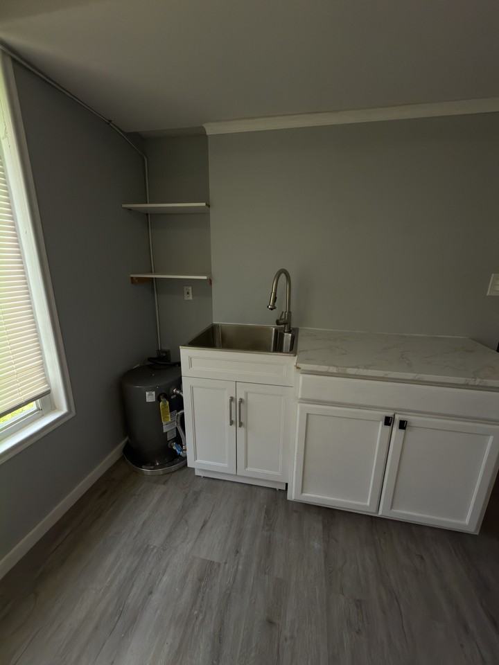 1302 Ariana Woods Cir - Photo 2 of 8