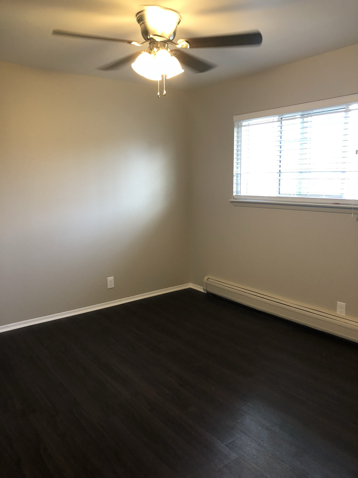 2508 Inglis St #1 - Photo 4 of 16