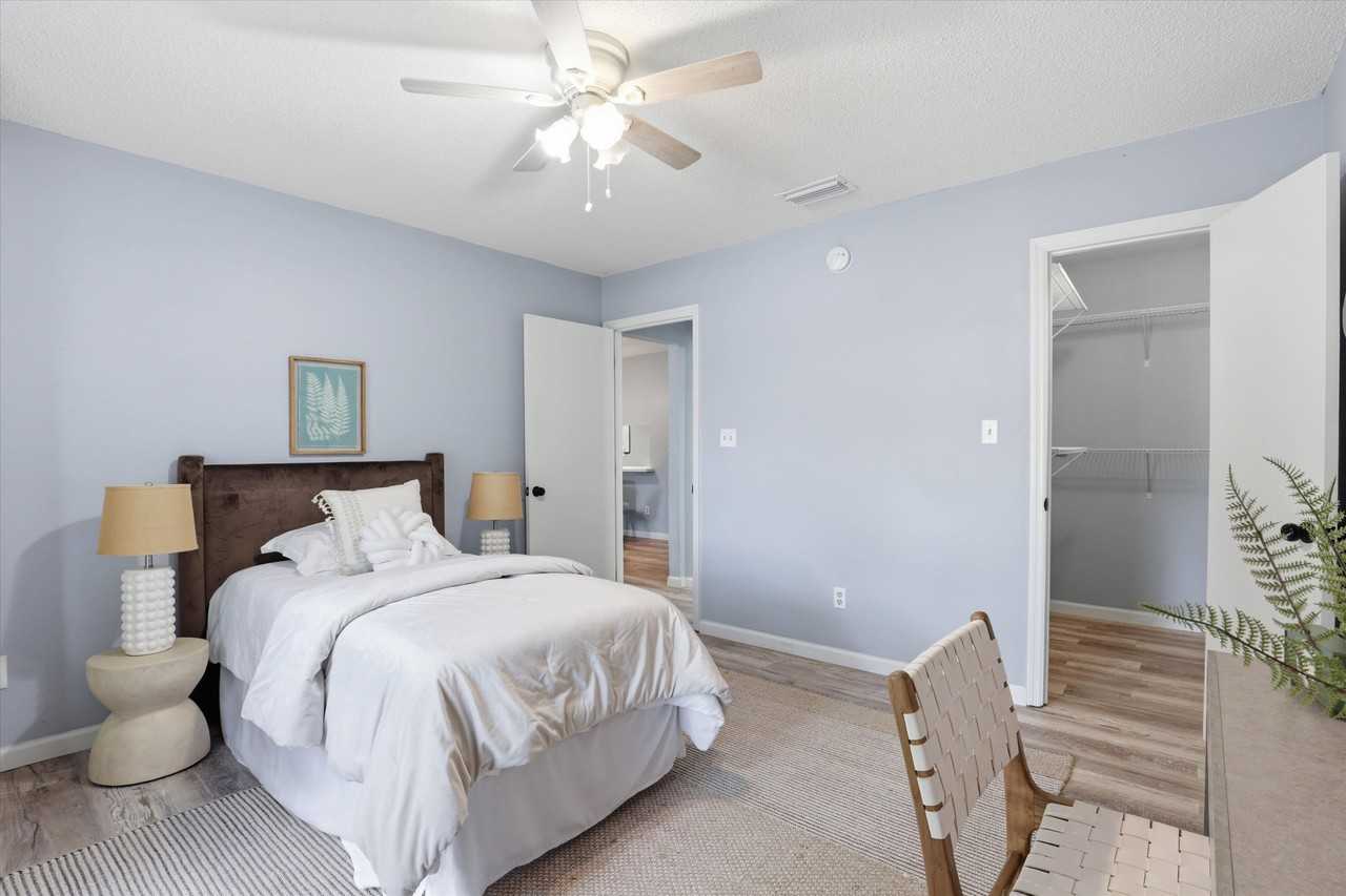 2860 Gulfwind Dr N ##Fl - Photo 7 of 27