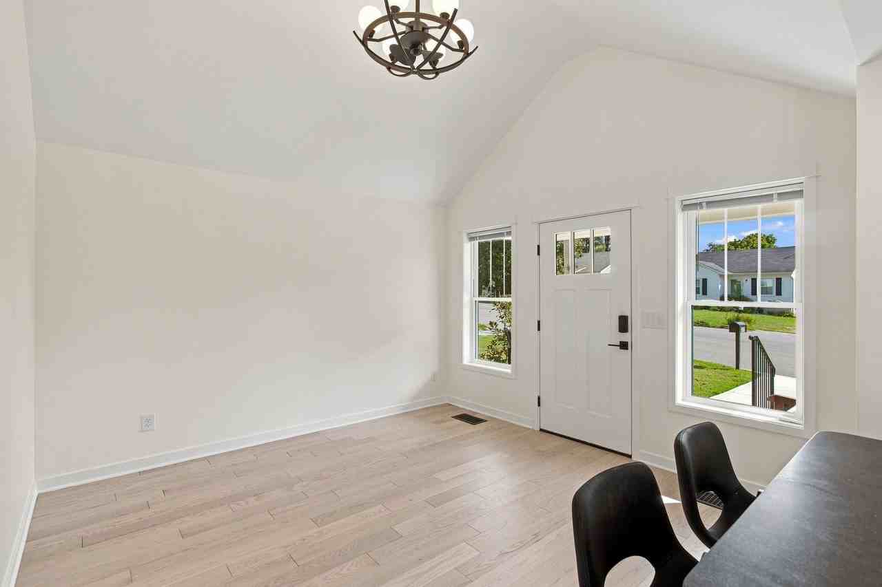 403 Fleming St #B - Photo 4 of 18