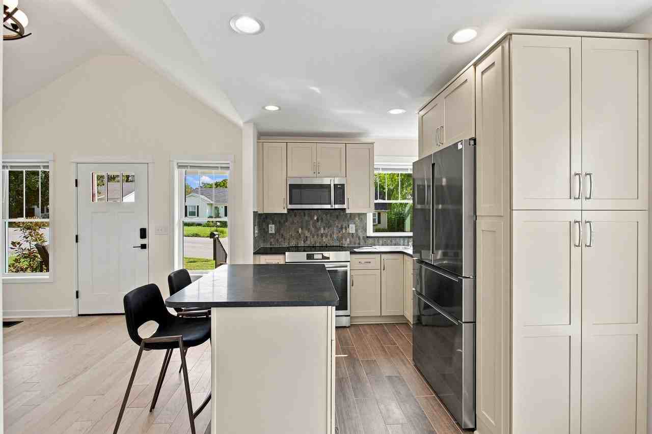 403 Fleming St #B - Photo 6 of 18