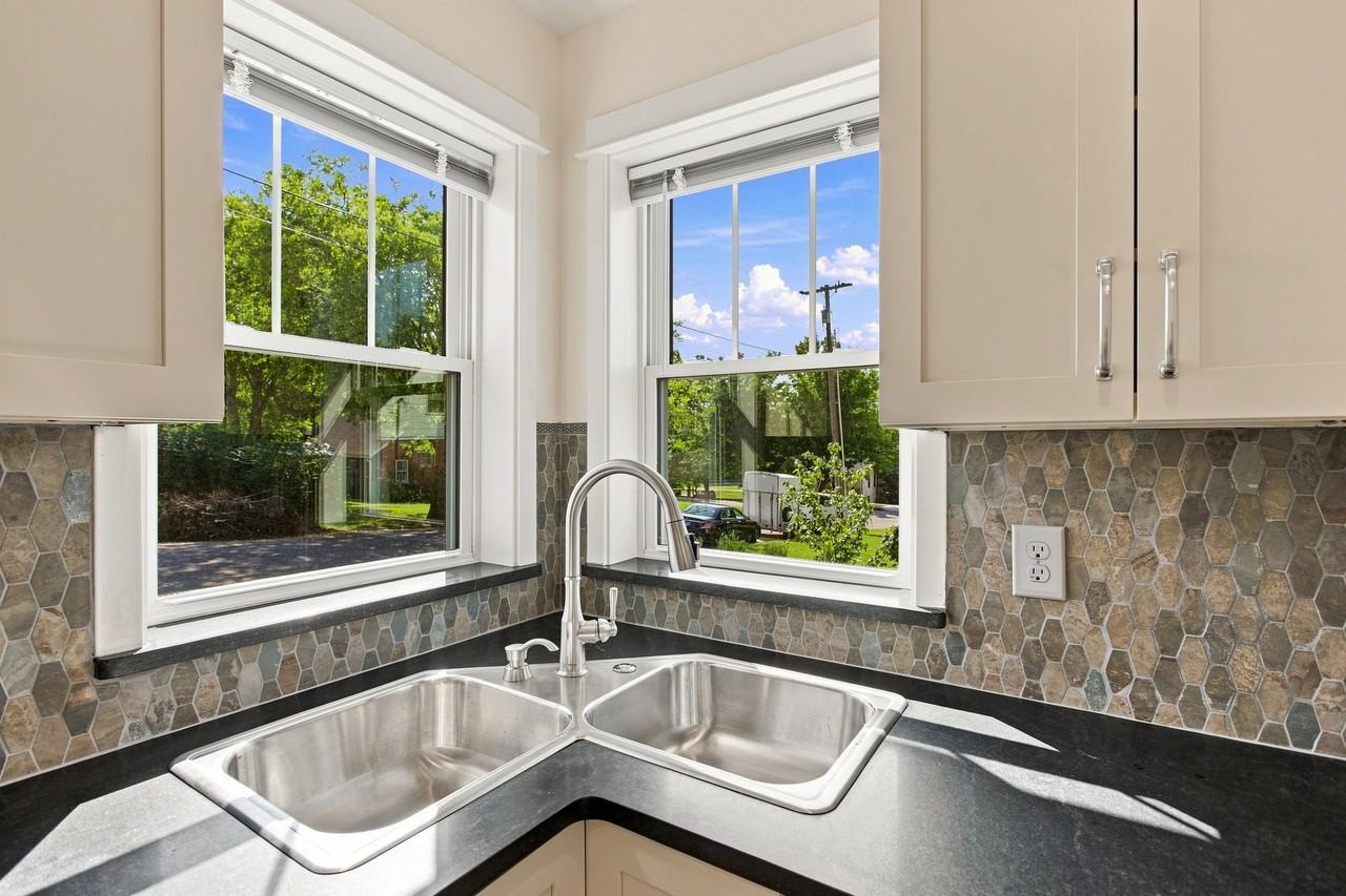 403 Fleming St #B - Photo 7 of 18