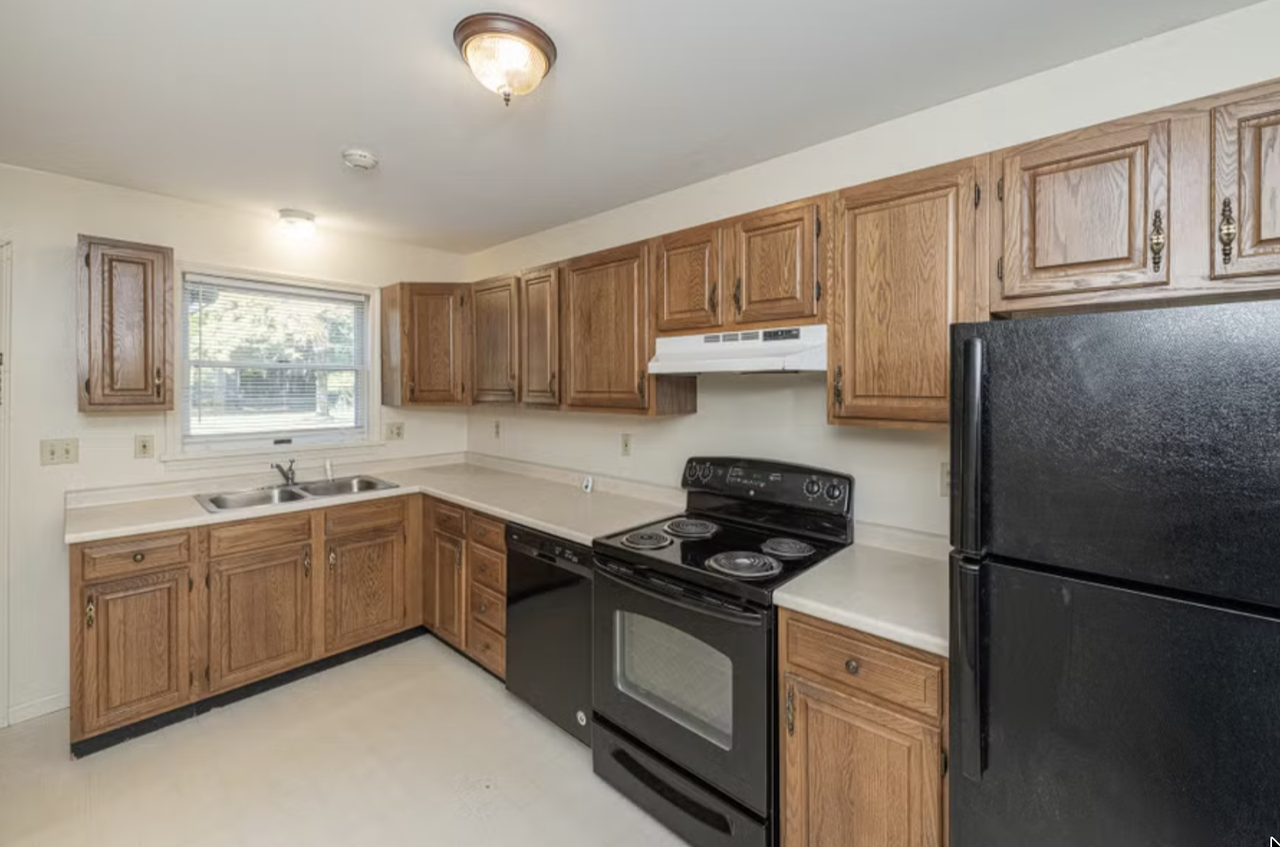 60 Riggs Dr, #B - Photo 2 of 12