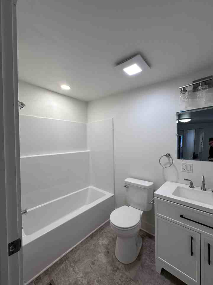 628 Lake St - Photo 2 of 6