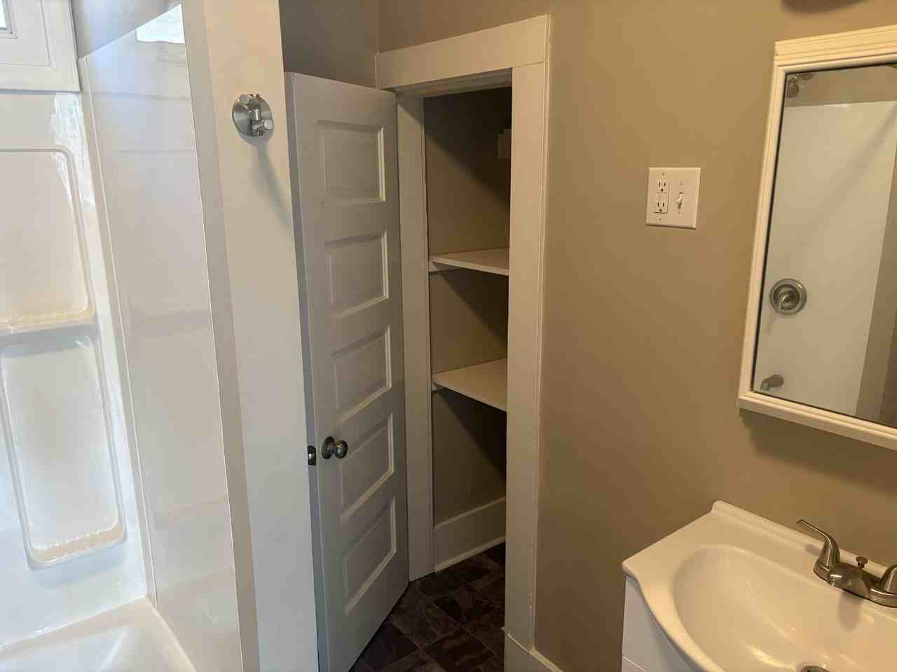 1102 Dodge Ave - Photo 3 of 18