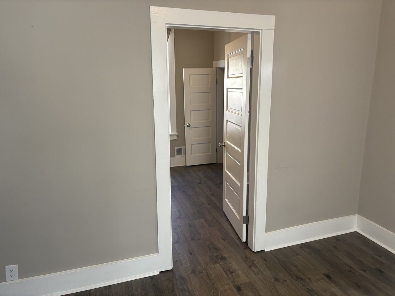 1102 Dodge Ave - Photo 4 of 18