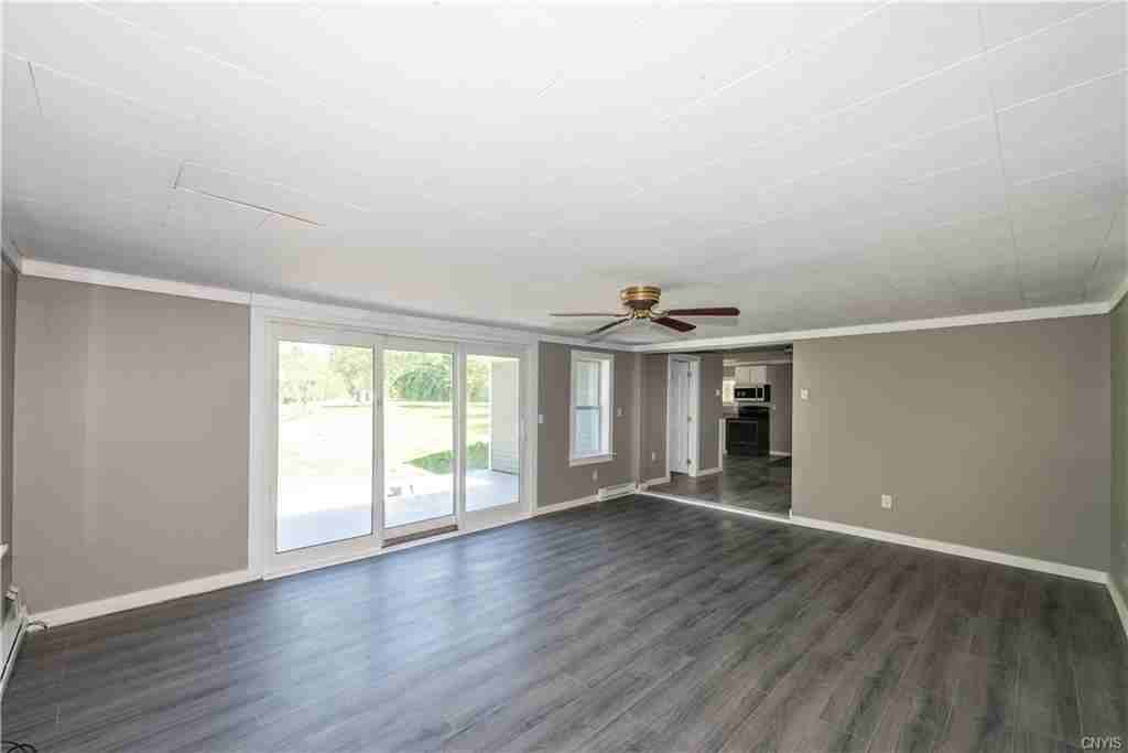7610 Van Buren Rd - Photo 5 of 14