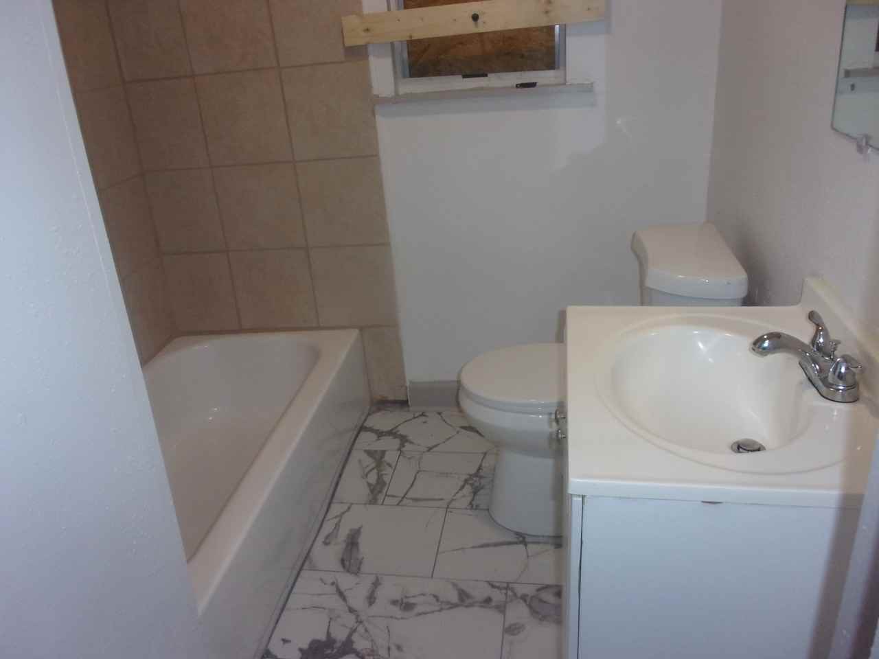 1486 Stevenson St - Photo 5 of 12