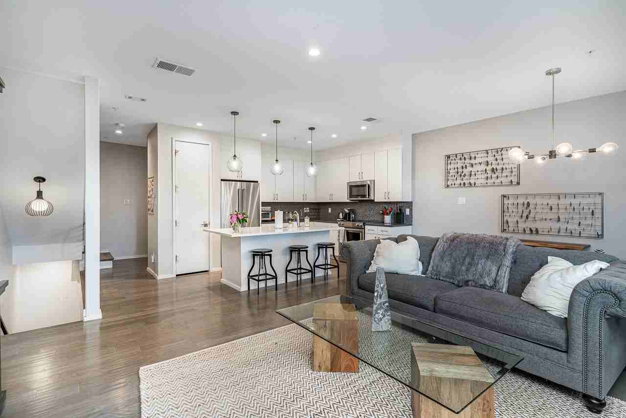 6100 Hudson St - Photo 7 of 22