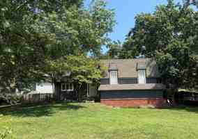 featured image of 520 S Meadowbrook Ln