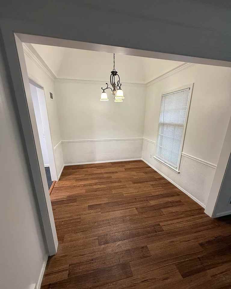 520 S Meadowbrook Ln - Photo 3 of 10