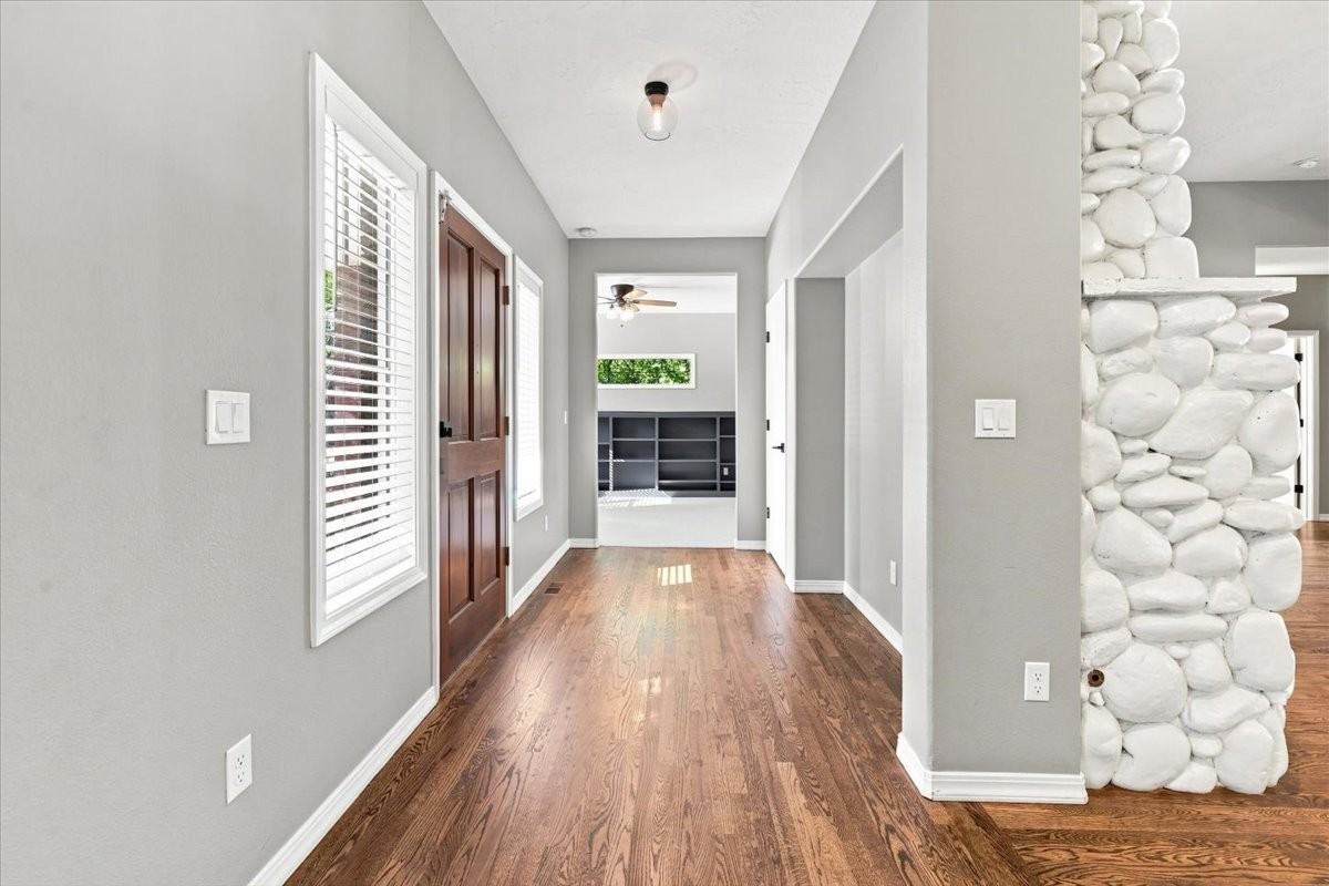 1331 S Watermark Ave - Photo 2 of 24