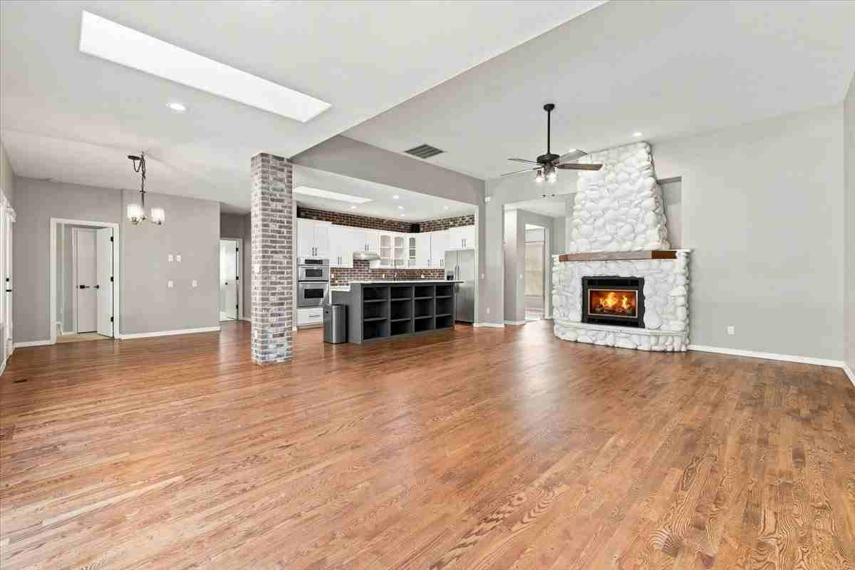 1331 S Watermark Ave - Photo 3 of 24