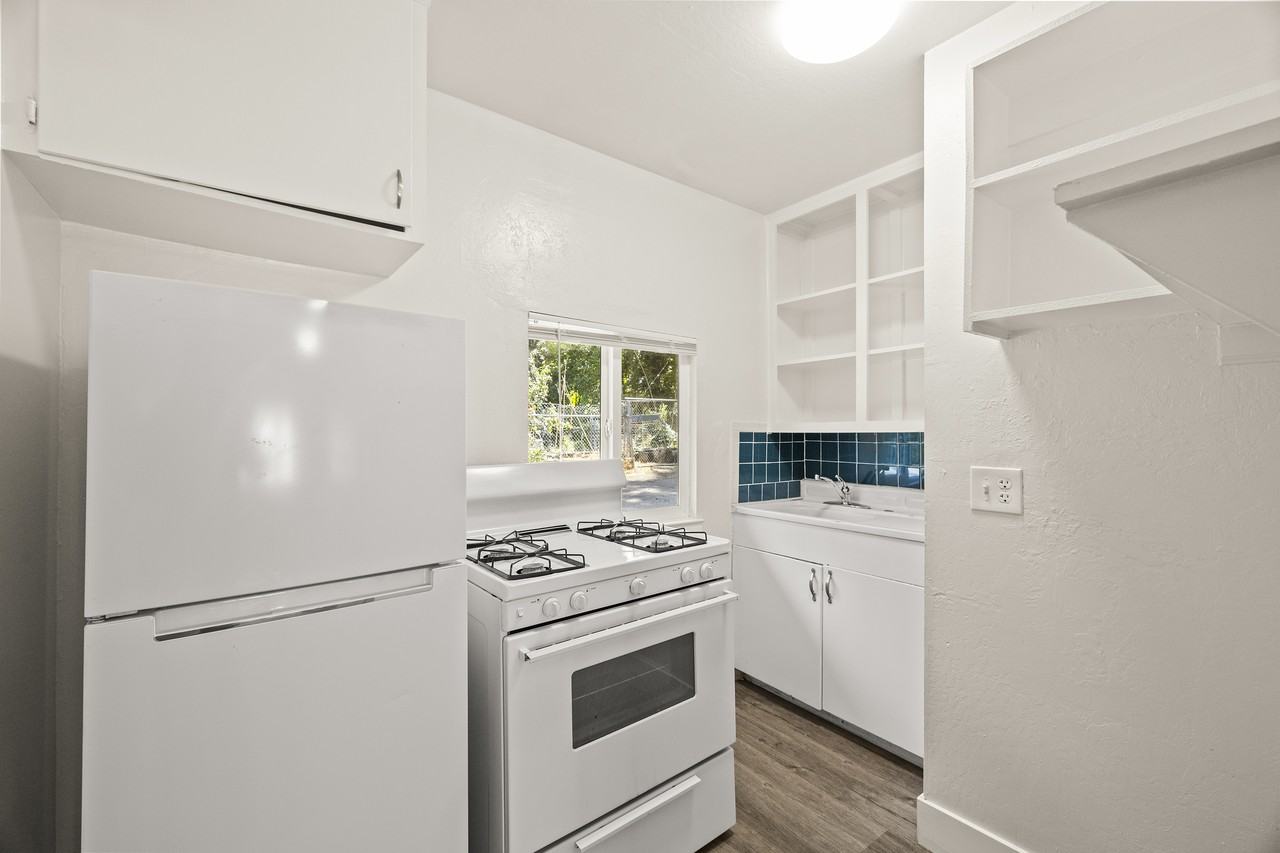 946 Cherry St #8 - Photo 2 of 20