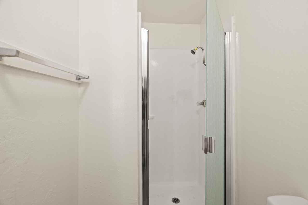 946 Cherry St #8 - Photo 6 of 20