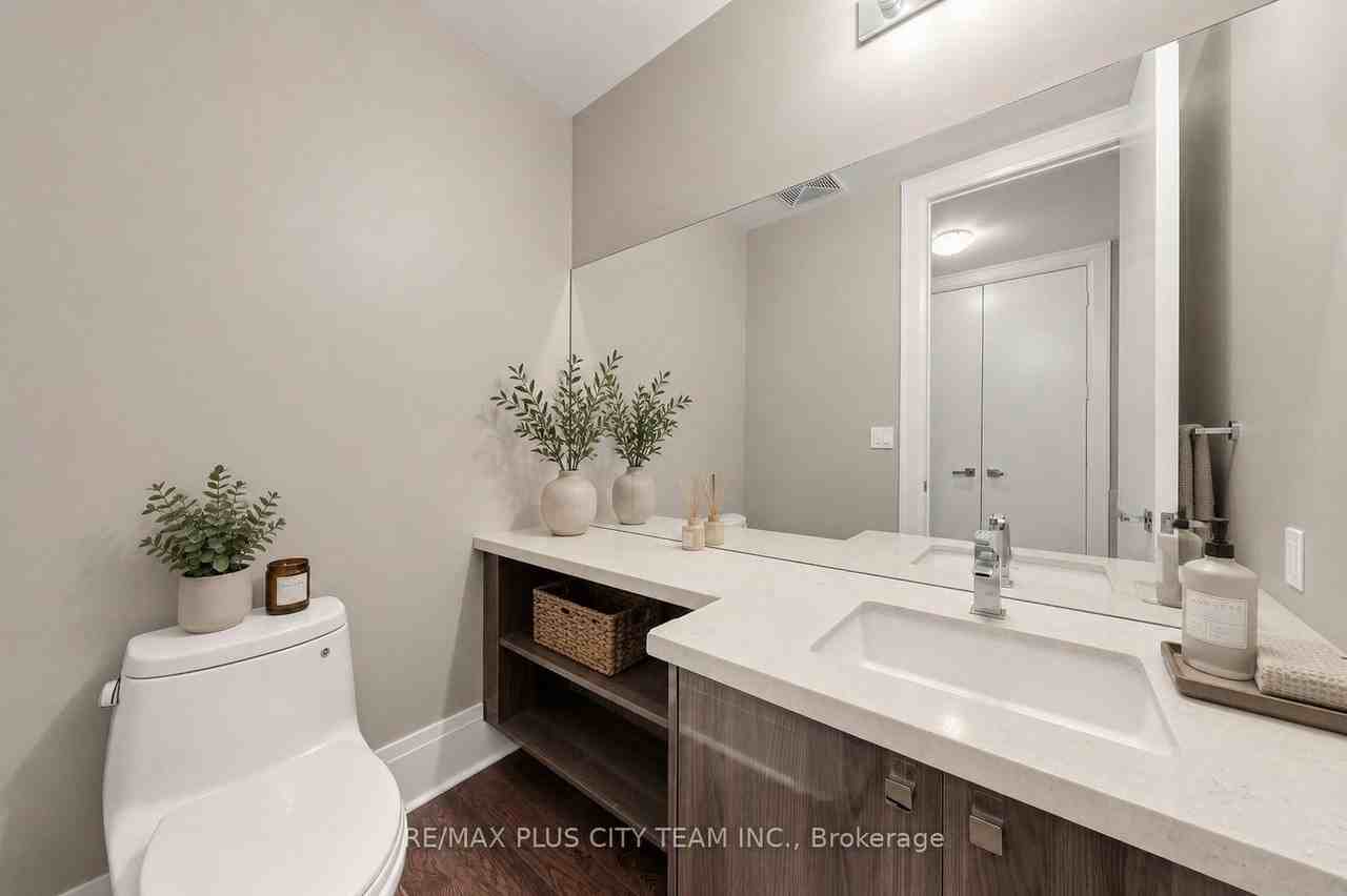 29 Queens Quay East - Photo 6 of 33