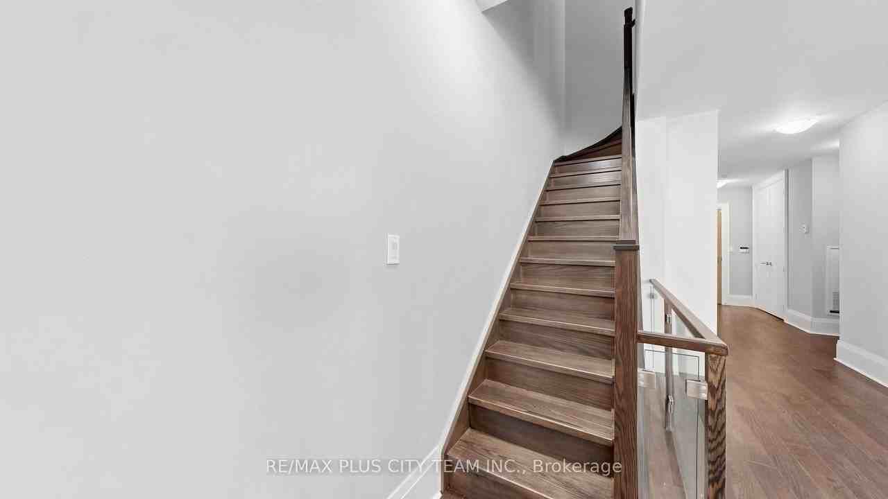29 Queens Quay East - Photo 7 of 33