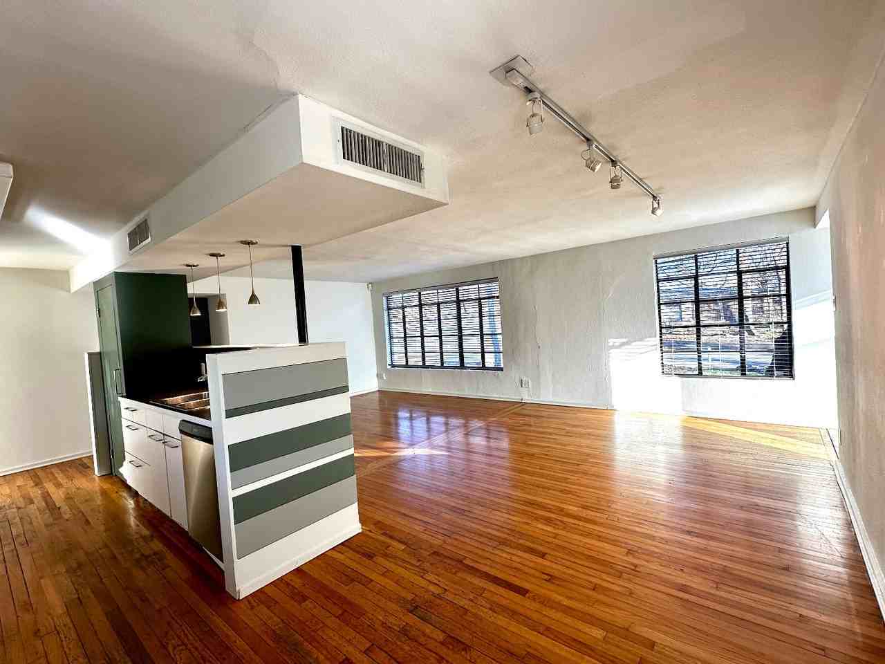 4304 Ramsey Ave - Photo 5 of 20