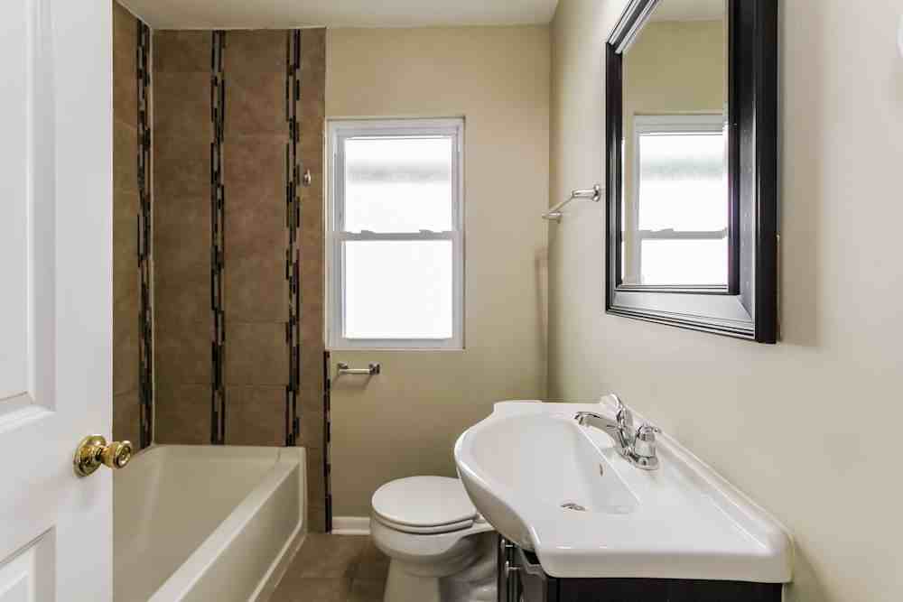 6042 West Bryn Mawr Avenue - Photo 7 of 13