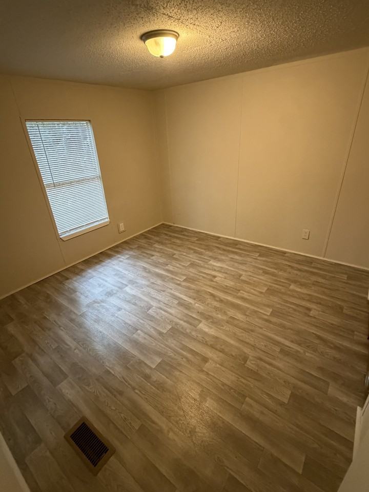 51 Platinum Dr #1 - Photo 5 of 8