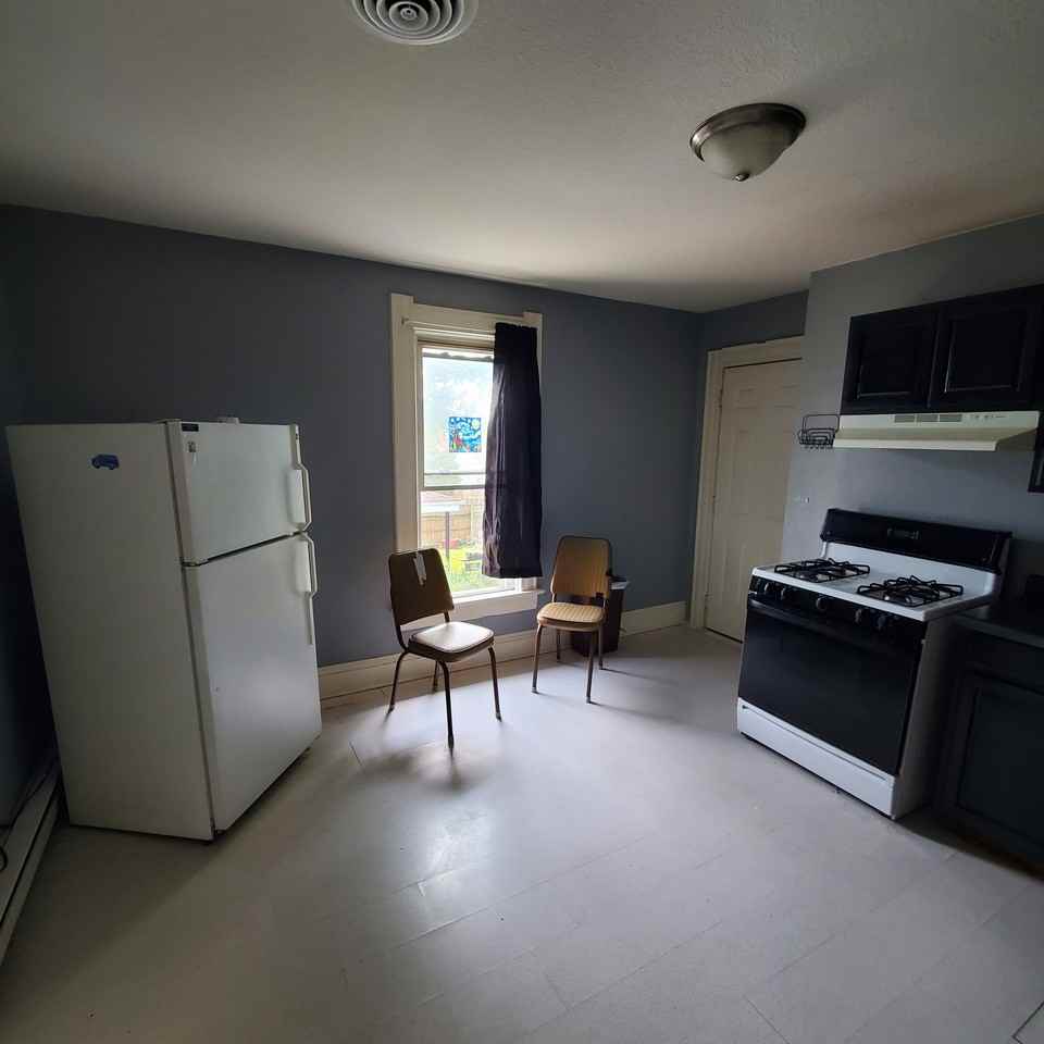 931 Home Ave #B - Photo 4 of 16