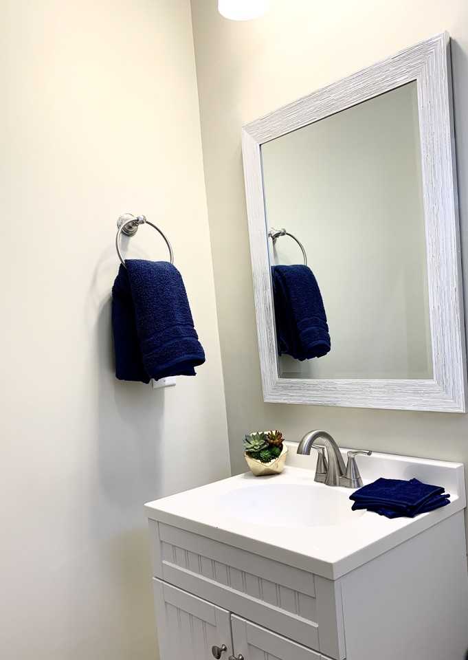 1040 Carol Dr - Photo 5 of 17