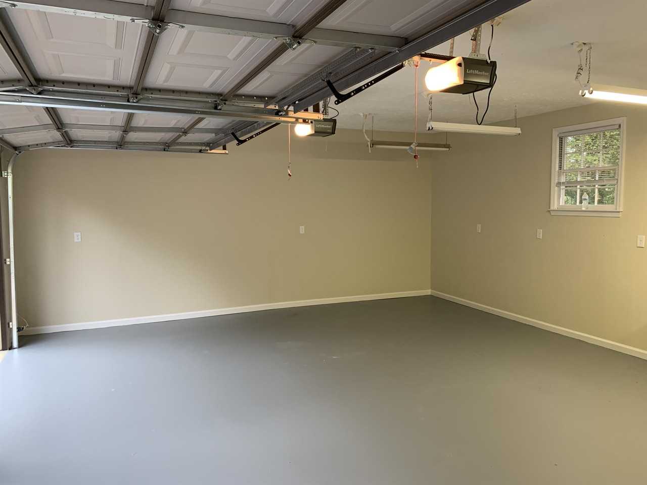 1040 Carol Dr - Photo 2 of 17