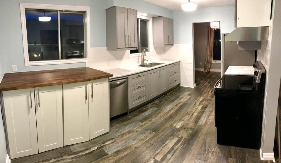 440 Queen Victoria Drive #1 - Photo 3 of 12
