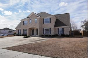featured image of 2116 Dovedale Dr #B