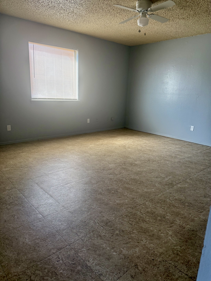 118 Brookview Dr #118A - Photo 2 of 4