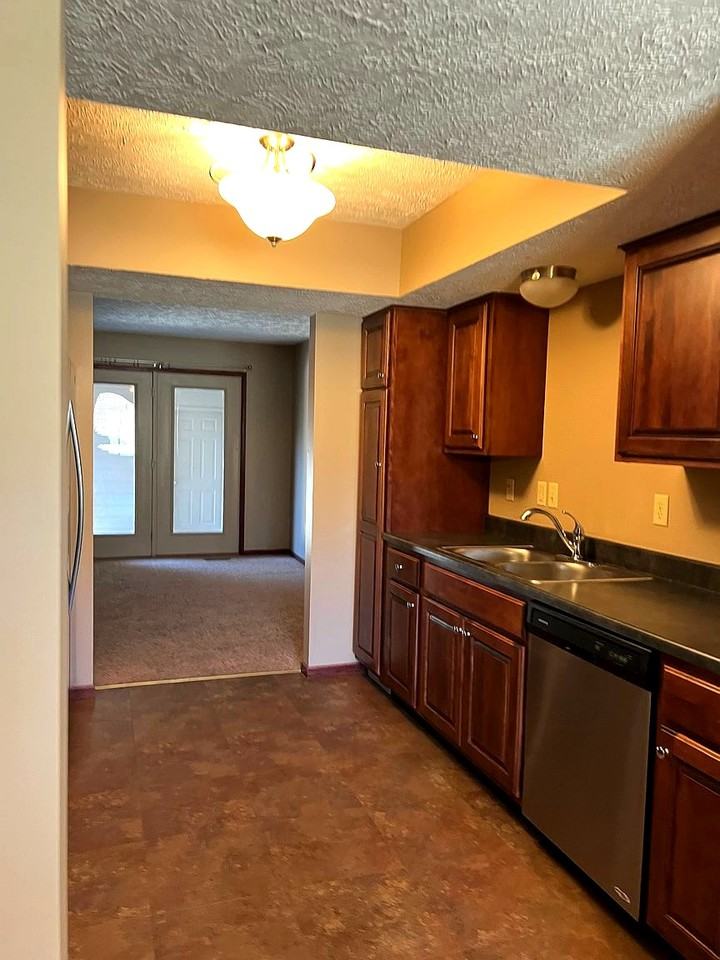 10th Ave #4822 - Photo 4 of 15