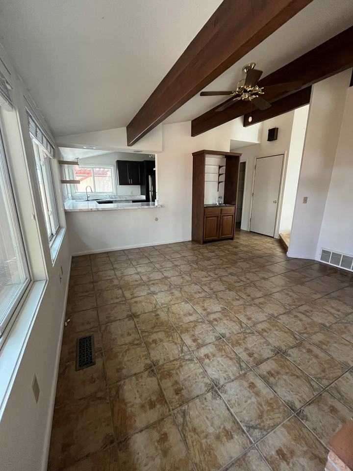 34 Yellowstone Ave - Photo 5 of 25