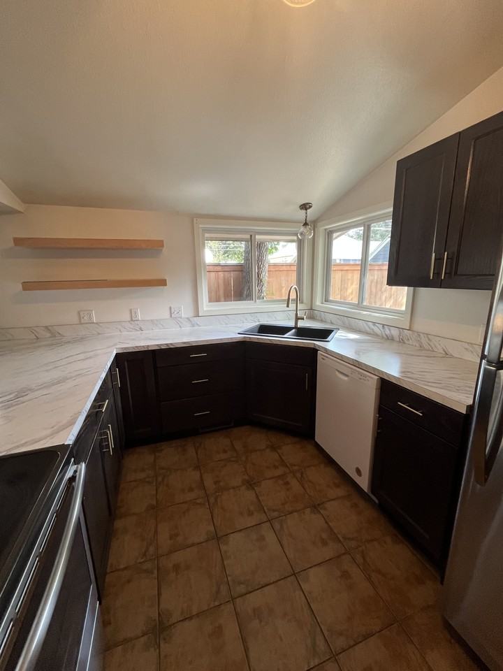 34 Yellowstone Ave - Photo 7 of 25