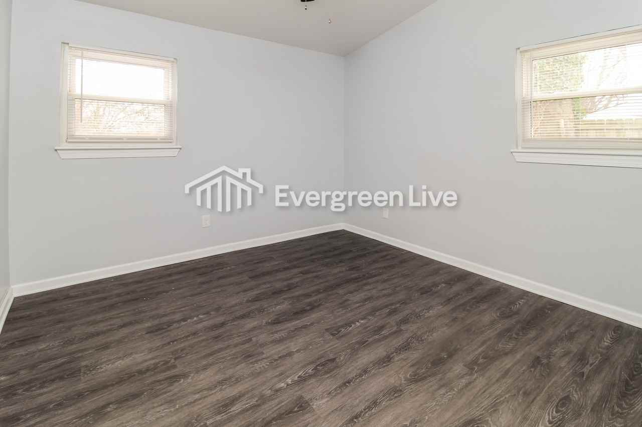 230 S Plaza Trl - Photo 7 of 15