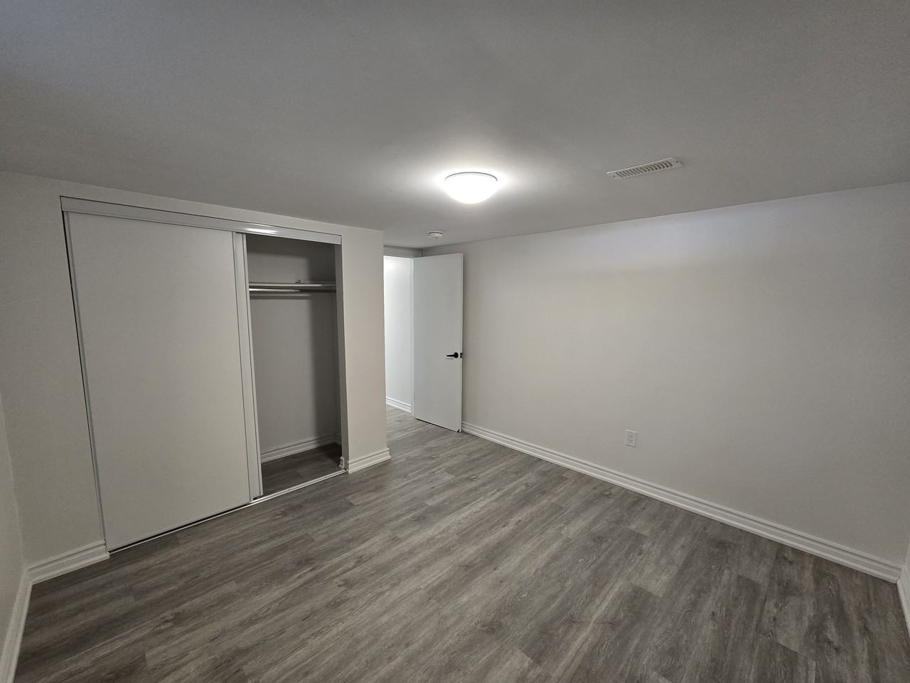 382 Summerhill Drive - Photo 6 of 10