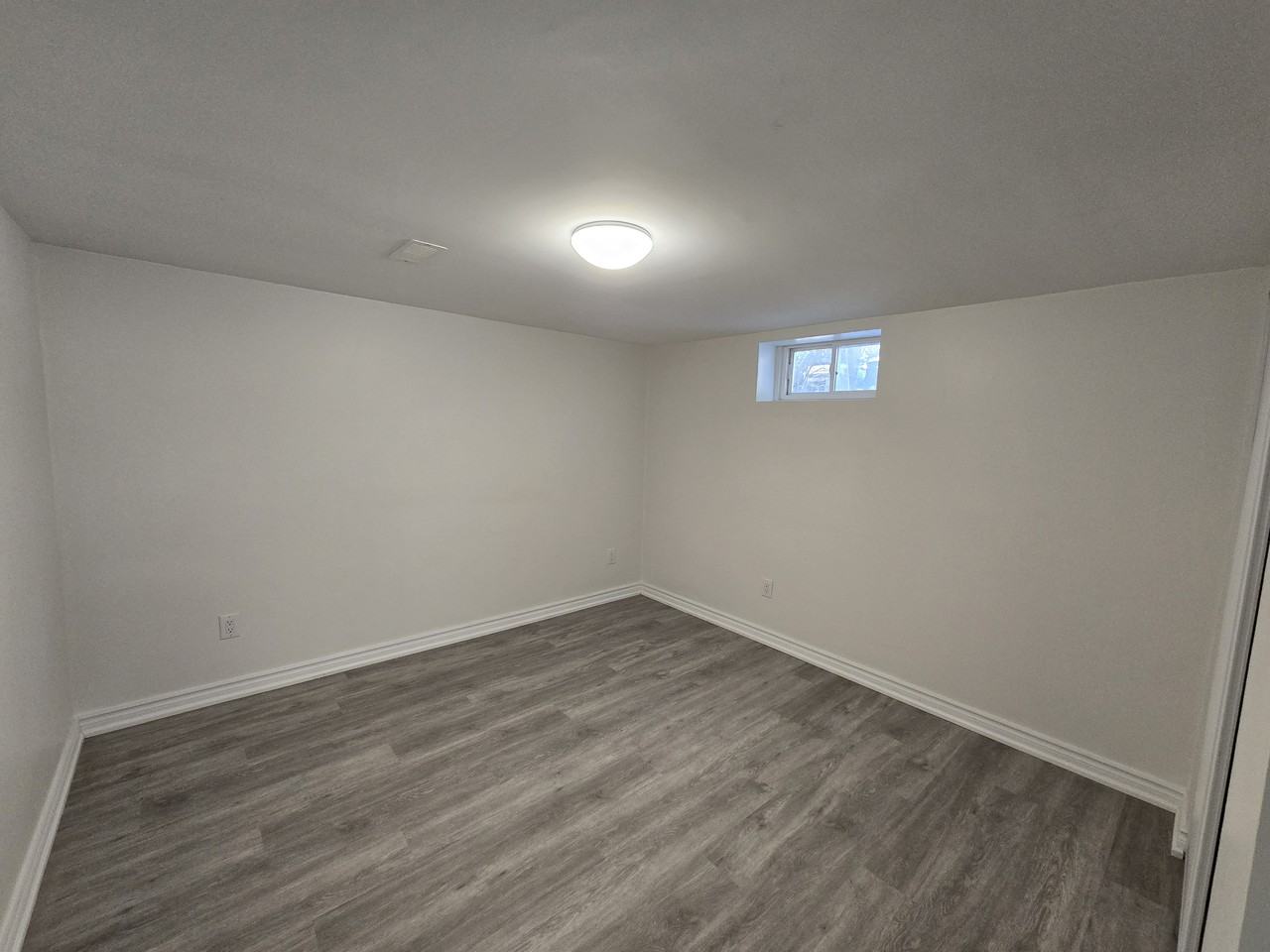 382 Summerhill Drive - Photo 5 of 10