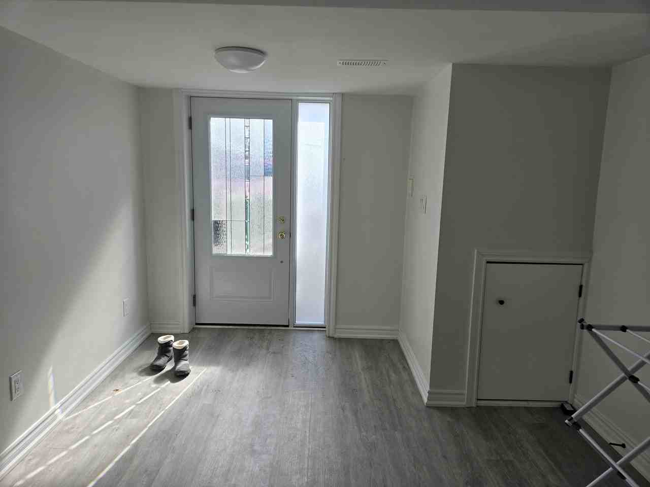 382 Summerhill Drive - Photo 4 of 10
