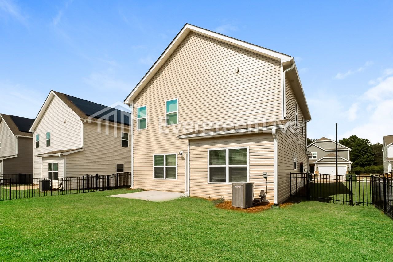 7024 Wistwood Ln - Photo 5 of 17