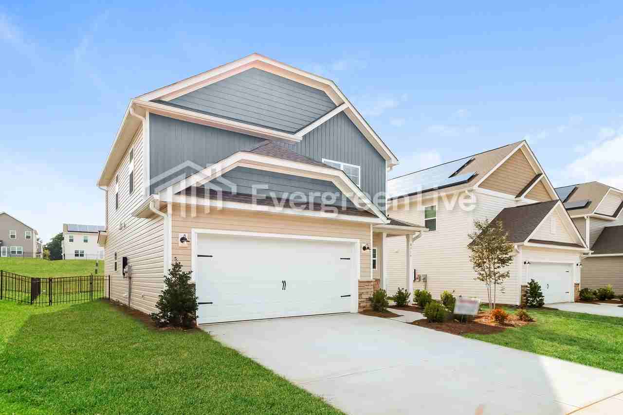 7024 Wistwood Ln - Photo 7 of 17