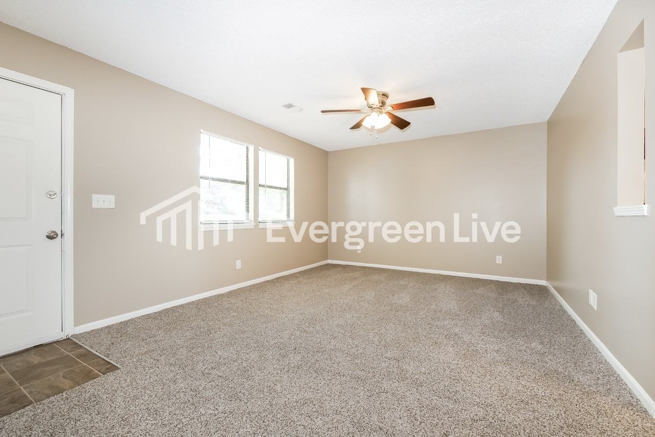 123 E Pacific Dr - Photo 4 of 15