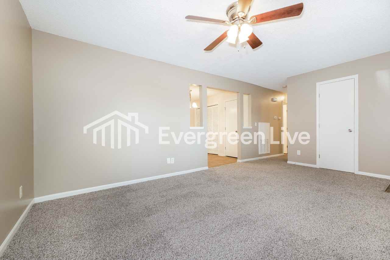 123 E Pacific Dr - Photo 5 of 15