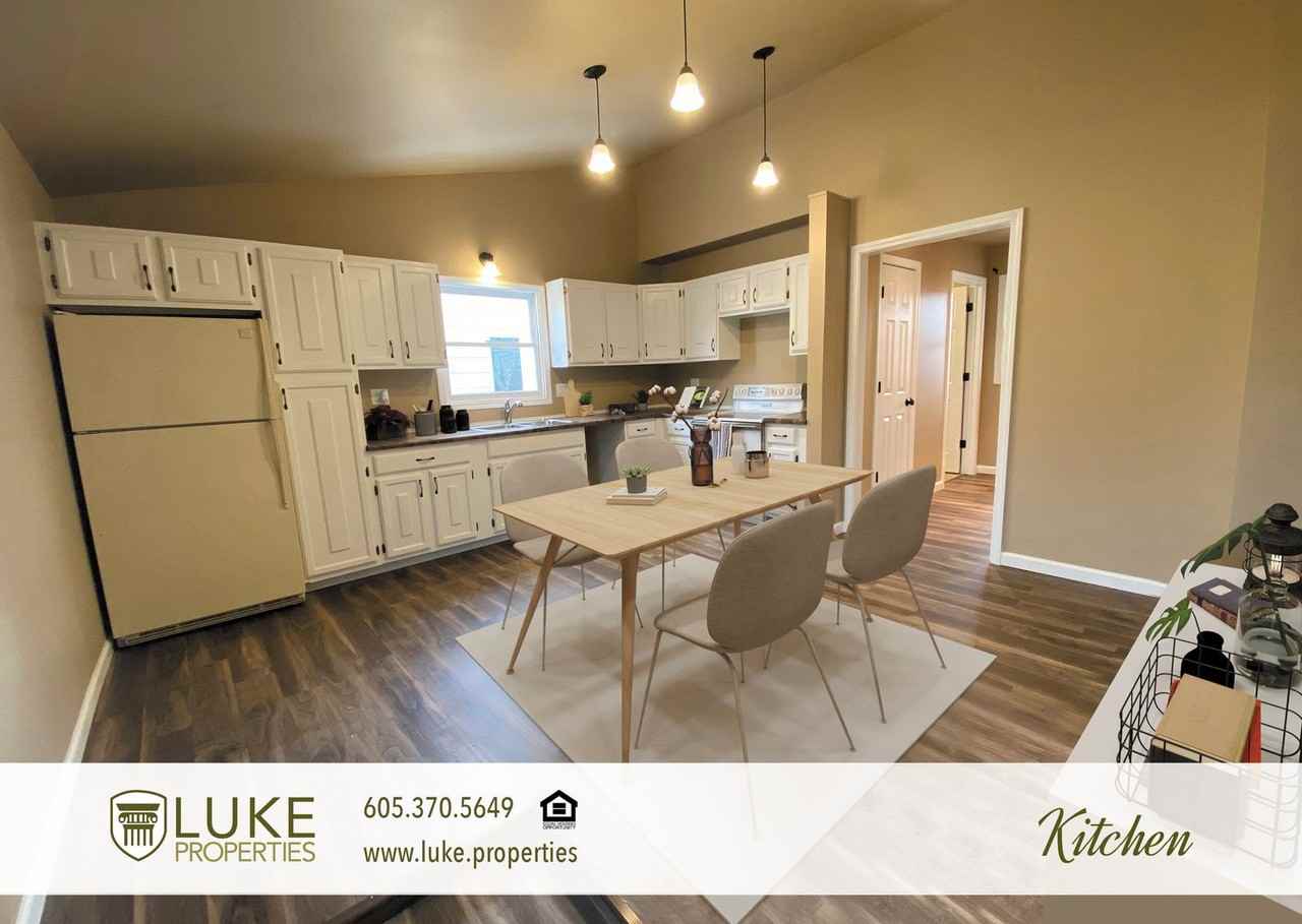 424 N Weber Ave - Photo 3 of 13