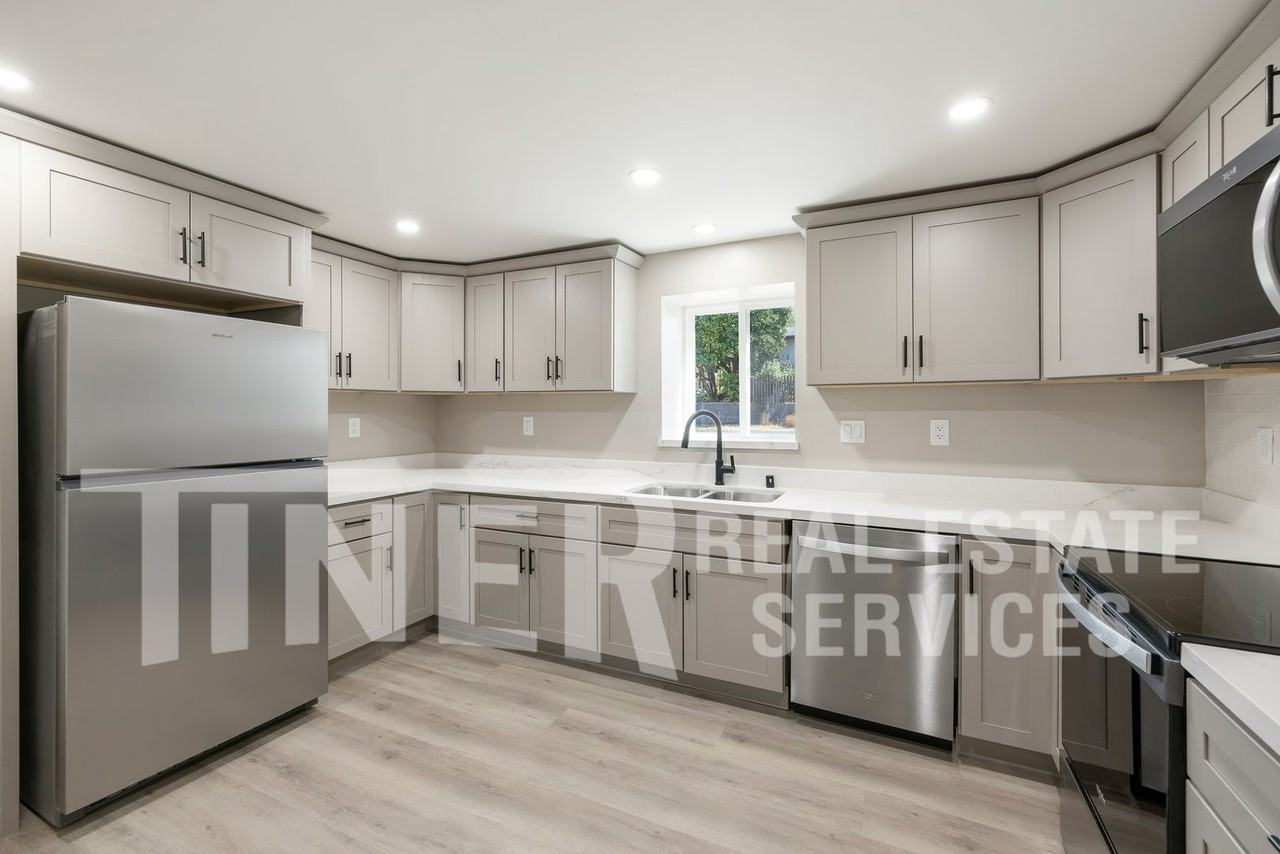 201 Fig St - Photo 3 of 23