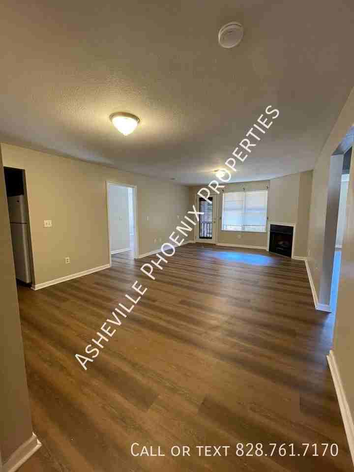 404 Carrington Pl - Photo 3 of 14