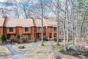 featured image of 65 Dunvegan Woods