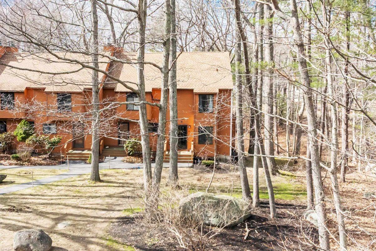 65 Dunvegan Woods - Photo 2 of 24
